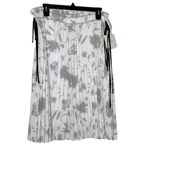 ELLEN Tracy white shadow bloom pleated skirt with side ties. NWT. Size 14 - Picture 2 of 6